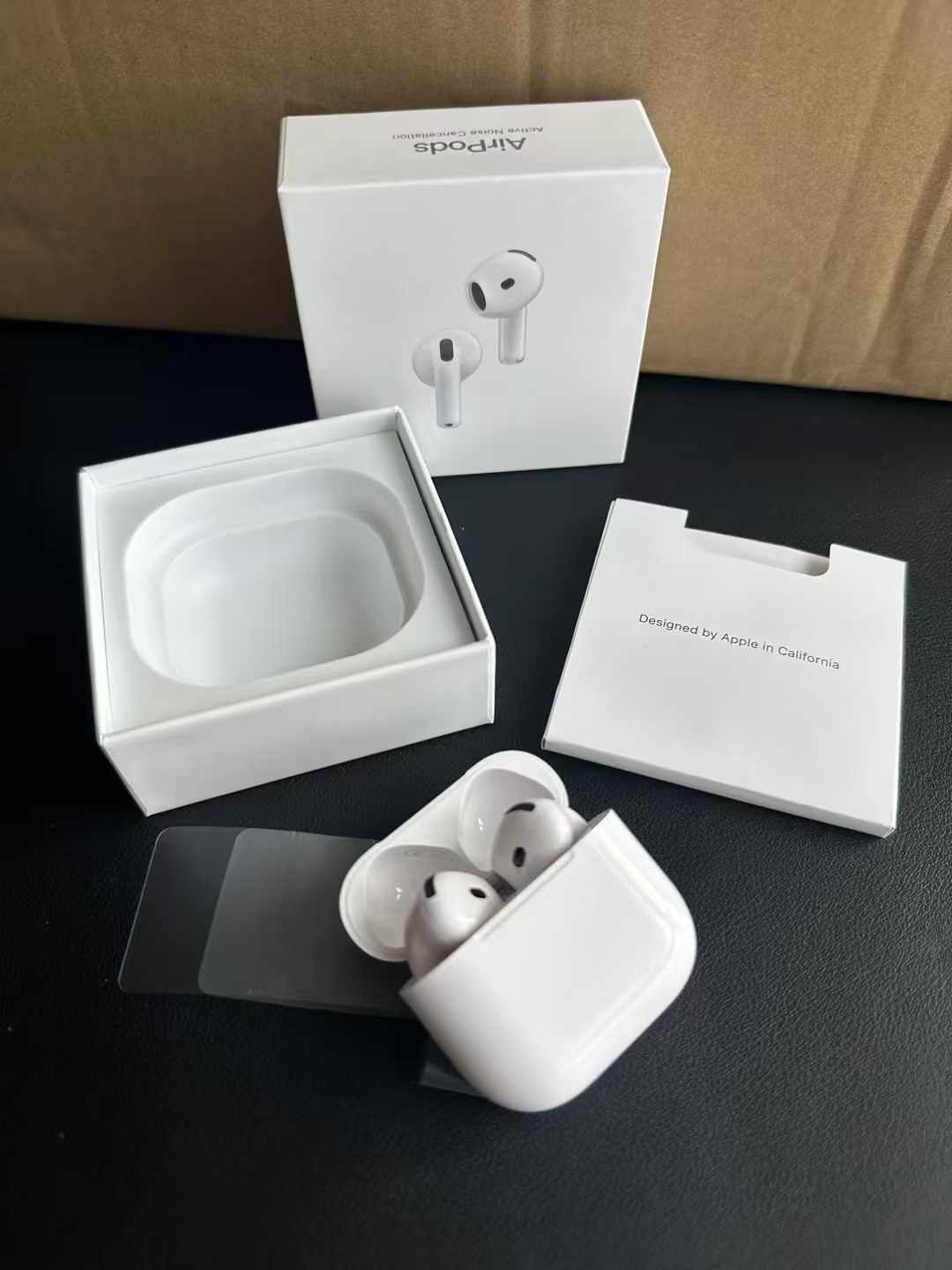 Audífonos Bluetooth Serie 4 con estuche de carga USB-C